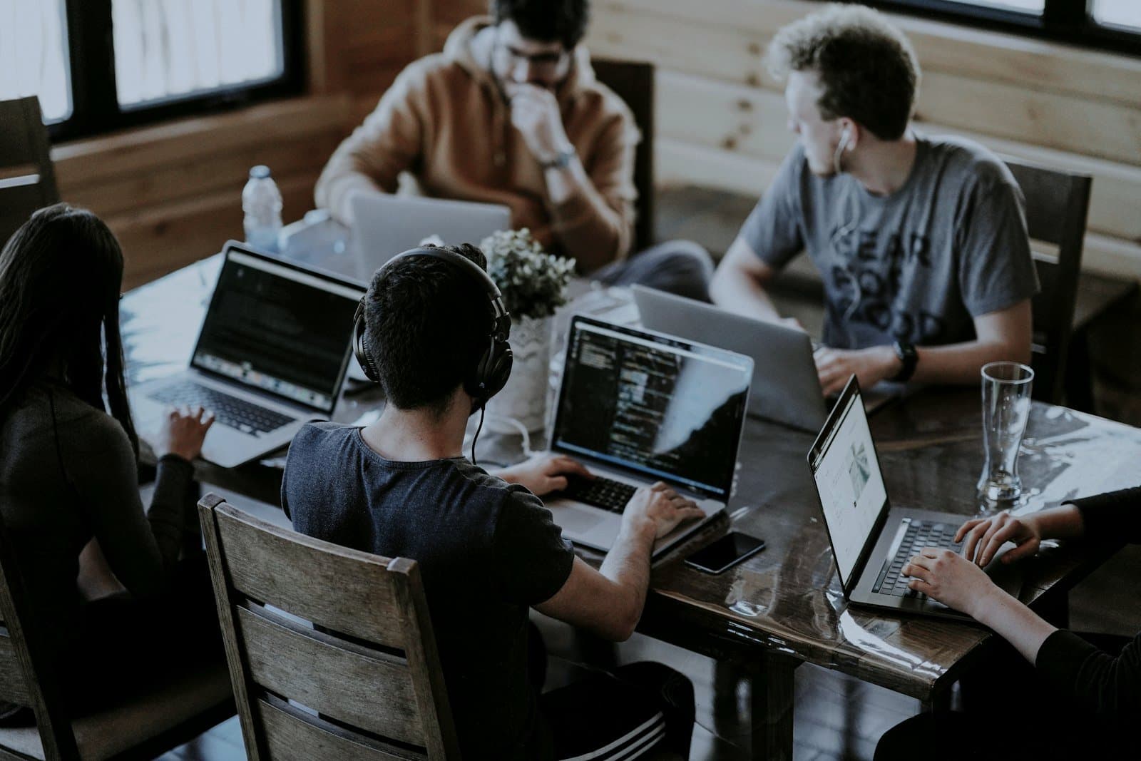 Equipe da Zelar Ocupacional em ambiente de trabalho
